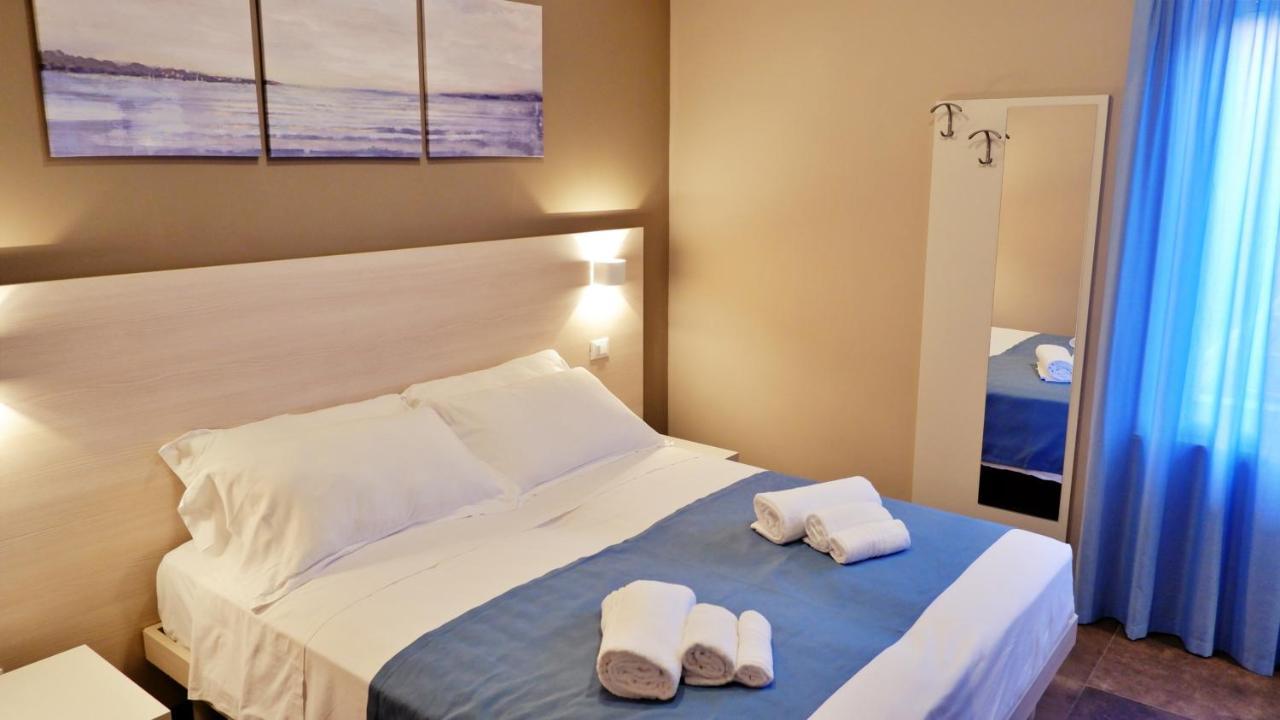 Pianomare Riviera Apartments And Rooms Imperia Bagian luar foto