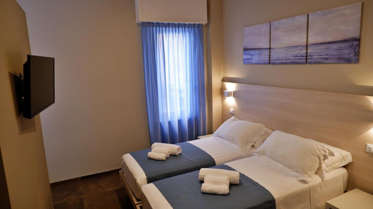 Pianomare Riviera Apartments And Rooms Imperia Bagian luar foto
