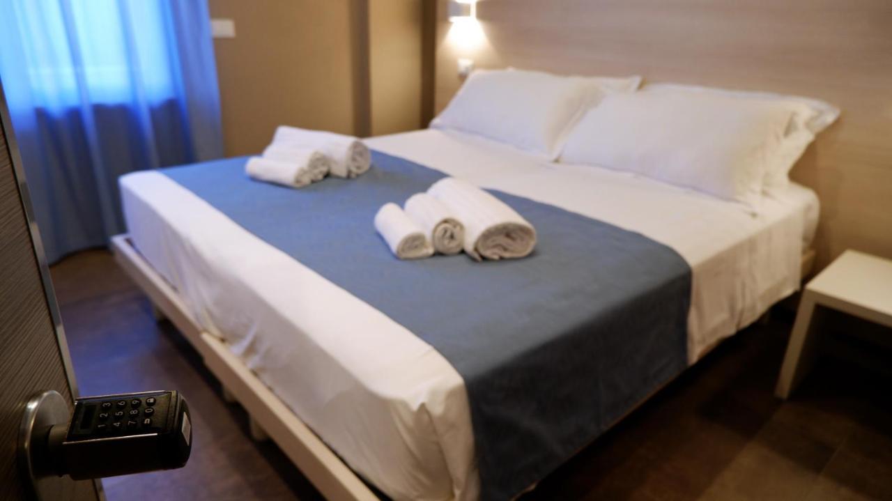 Pianomare Riviera Apartments And Rooms Imperia Bagian luar foto