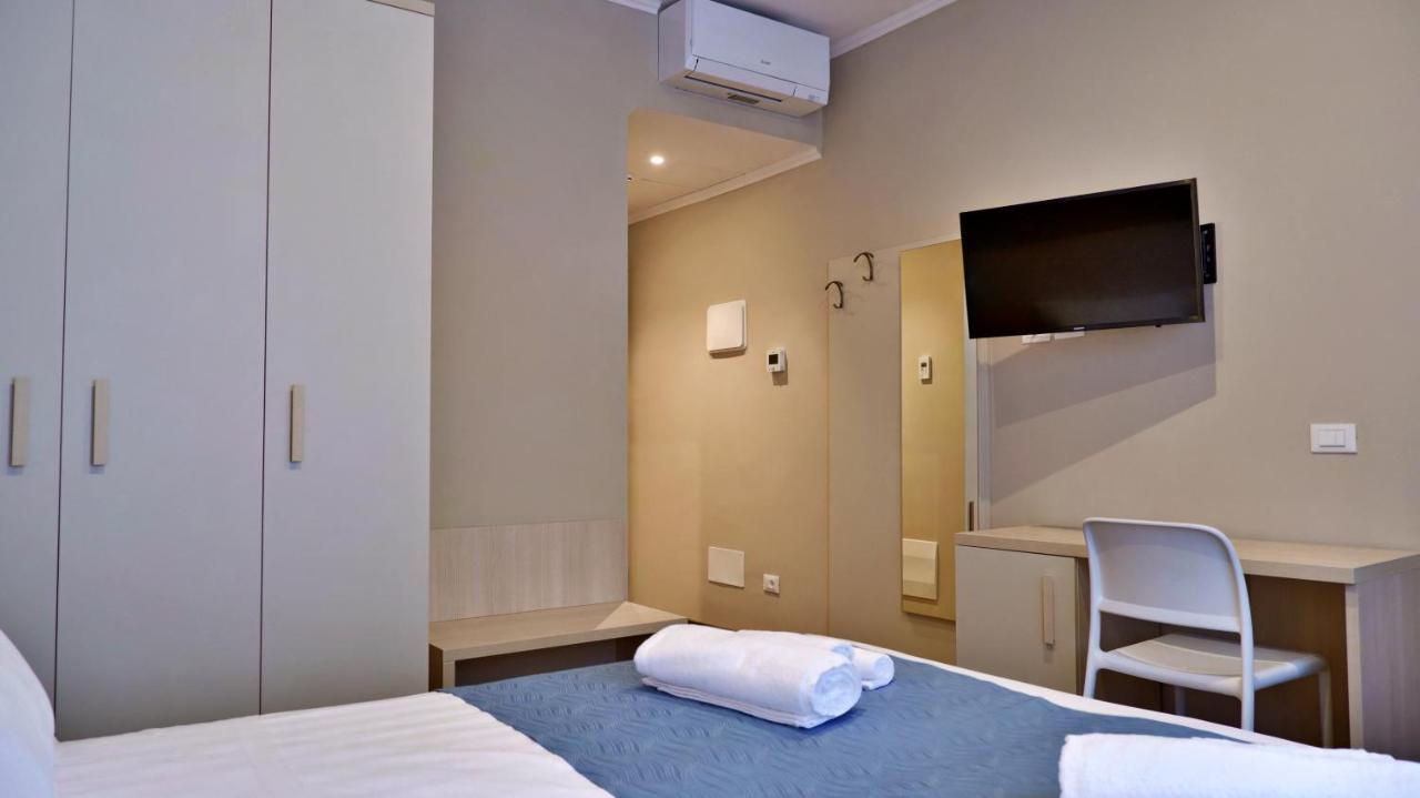 Pianomare Riviera Apartments And Rooms Imperia Bagian luar foto