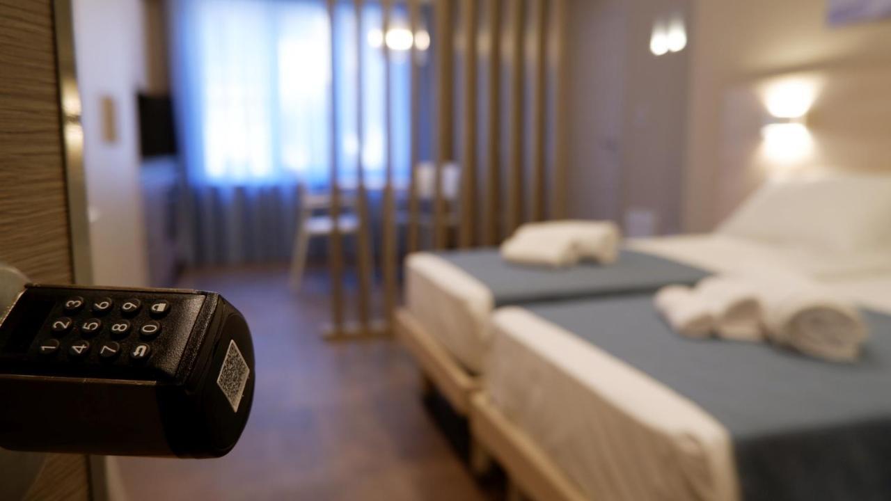 Pianomare Riviera Apartments And Rooms Imperia Bagian luar foto