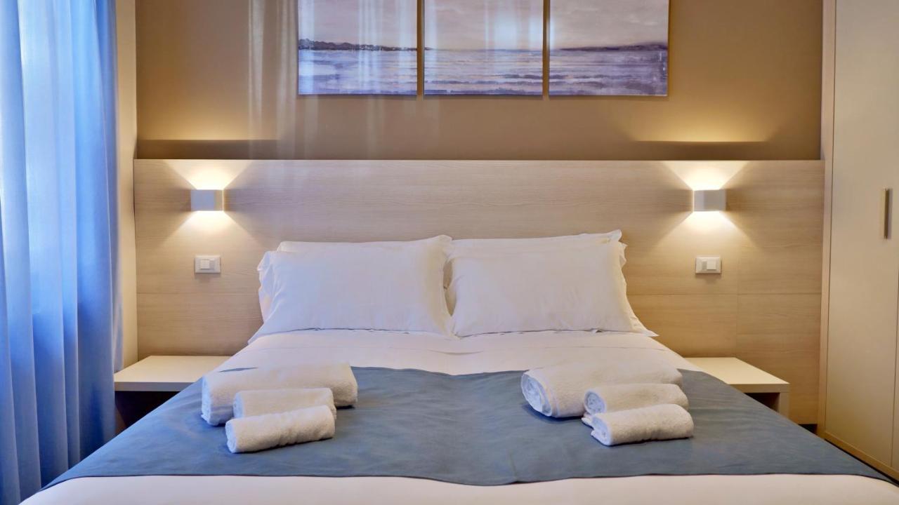Pianomare Riviera Apartments And Rooms Imperia Bagian luar foto