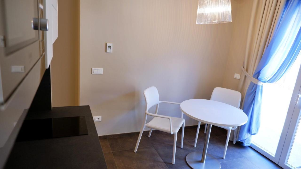 Pianomare Riviera Apartments And Rooms Imperia Bagian luar foto