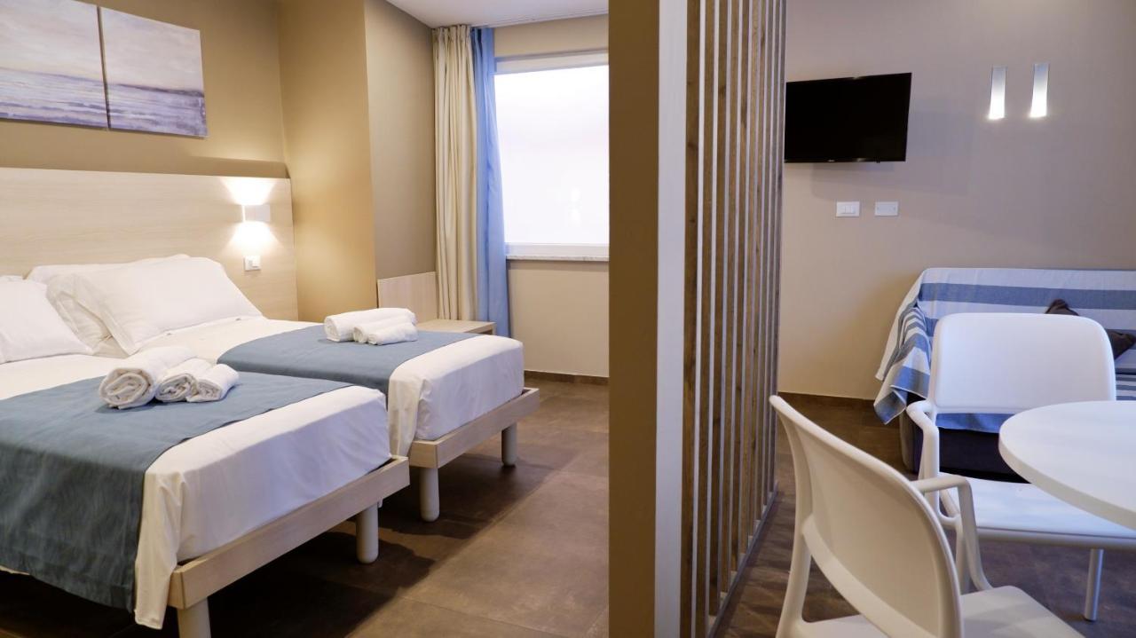 Pianomare Riviera Apartments And Rooms Imperia Bagian luar foto