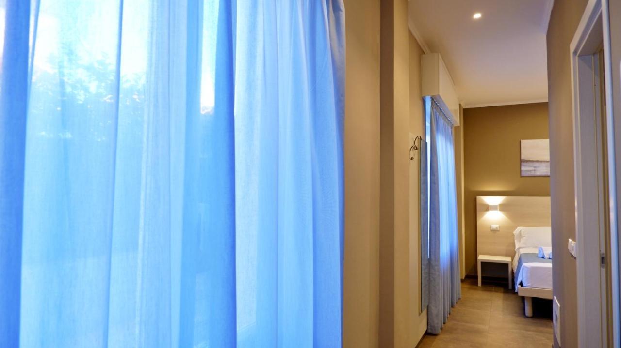 Pianomare Riviera Apartments And Rooms Imperia Bagian luar foto