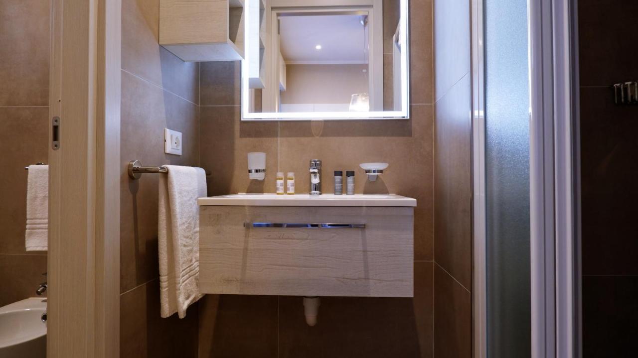 Pianomare Riviera Apartments And Rooms Imperia Bagian luar foto