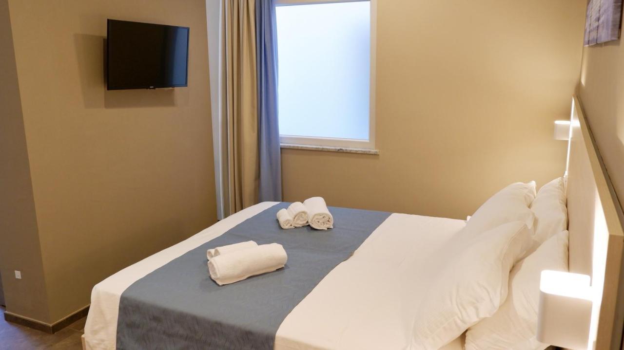 Pianomare Riviera Apartments And Rooms Imperia Bagian luar foto