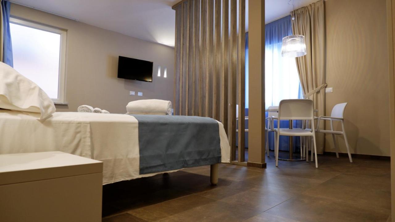 Pianomare Riviera Apartments And Rooms Imperia Bagian luar foto