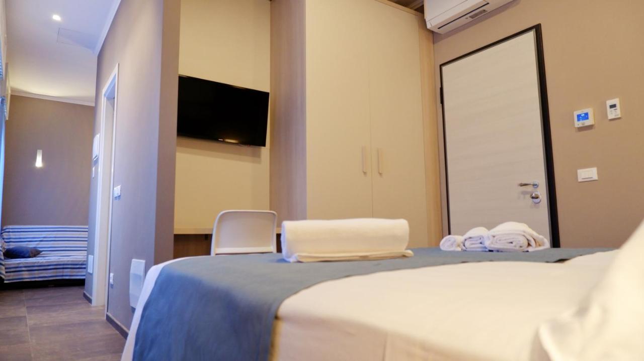 Pianomare Riviera Apartments And Rooms Imperia Bagian luar foto