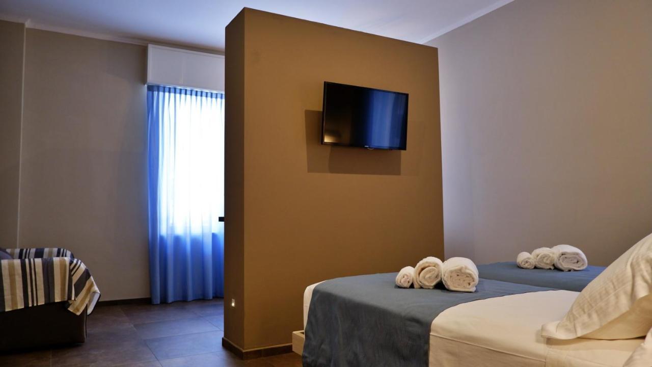 Pianomare Riviera Apartments And Rooms Imperia Bagian luar foto