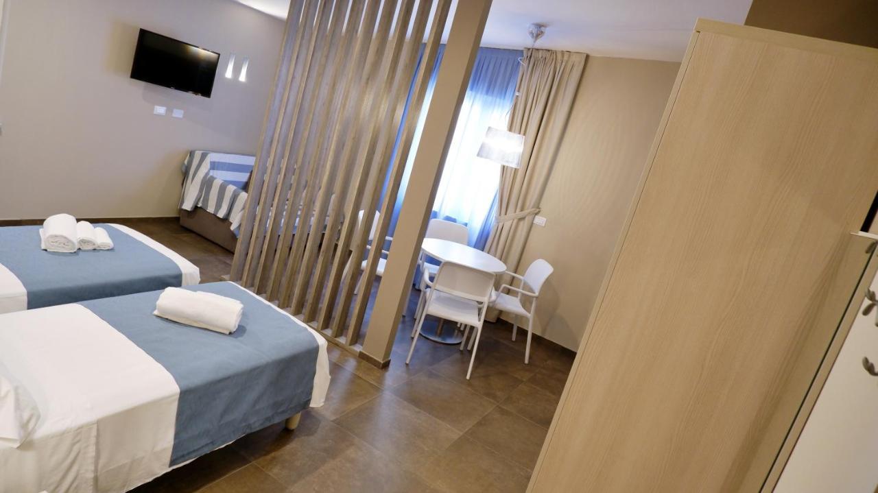Pianomare Riviera Apartments And Rooms Imperia Bagian luar foto
