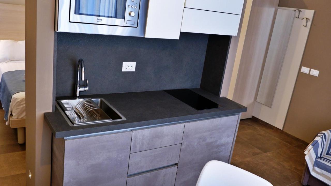 Pianomare Riviera Apartments And Rooms Imperia Bagian luar foto