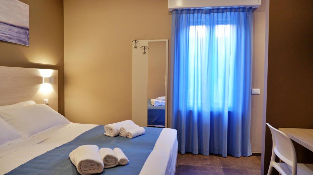Pianomare Riviera Apartments And Rooms Imperia Bagian luar foto