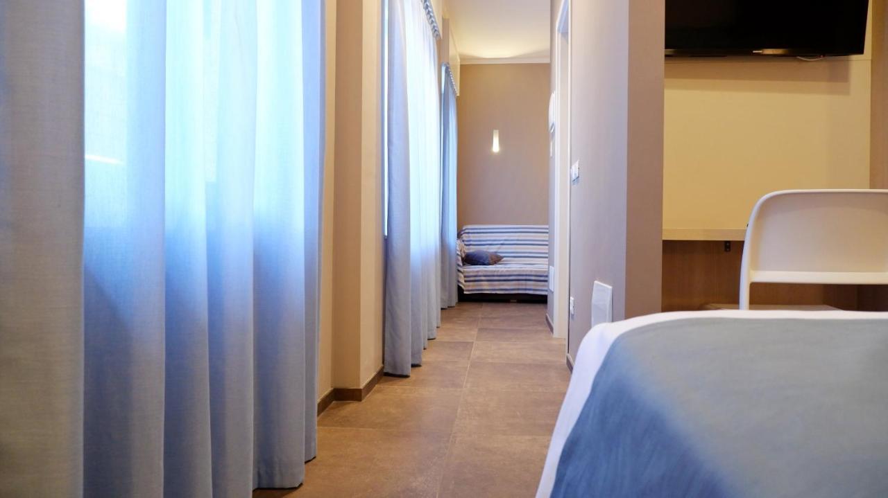 Pianomare Riviera Apartments And Rooms Imperia Bagian luar foto